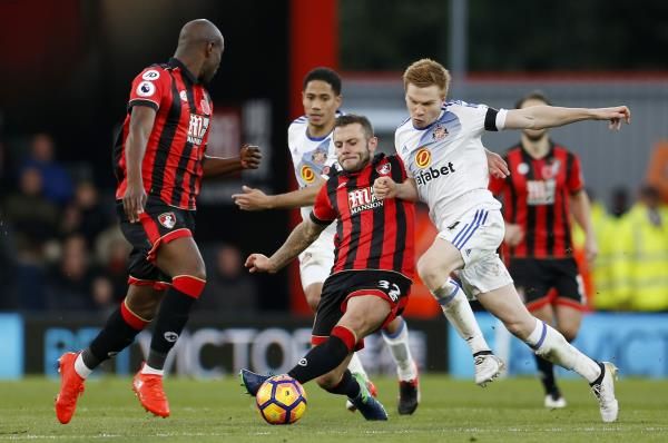 2016-11-05t161257z_121363977_mt1aci14662580_rtrmadp_3_soccer-england-bou-sun_reuters