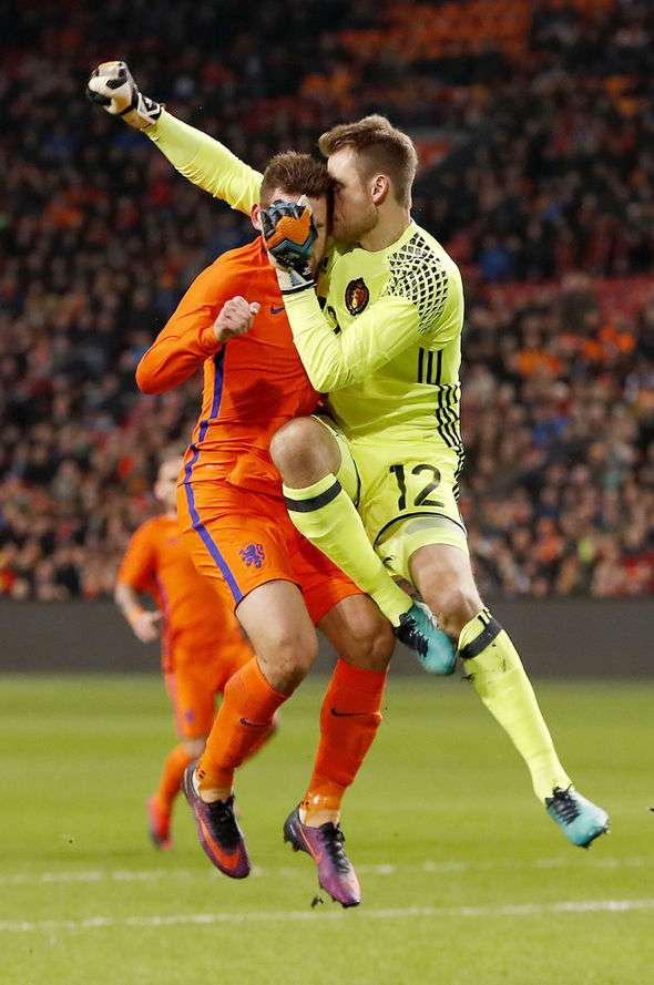 لحظة اصطدام يانسن ومينيوليه