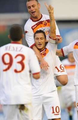 توتي يحتفل بهدفه أمام جينت في دوري أوروبا