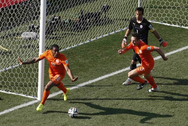 2014-06-23t174419z_206162667_tb3ea6n1dbzaq_rtrmadp_3_soccer-world-m36-ned-chi_reuters