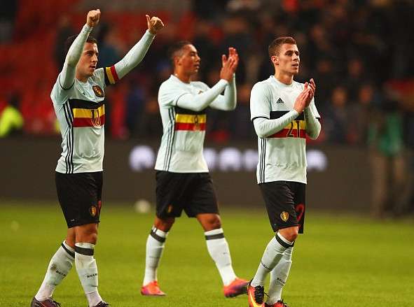 الشقيقان هازارد