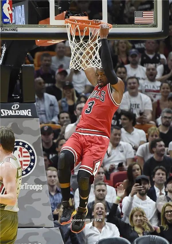 ?i=epa%2fbasketball%2f2016-11%2f2016-11-11-05626121_epa