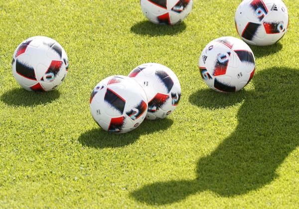 2016-06-30t094237z_1826935210_lr1ec6u0qyqls_rtrmadp_3_soccer-euro-bel_reuters