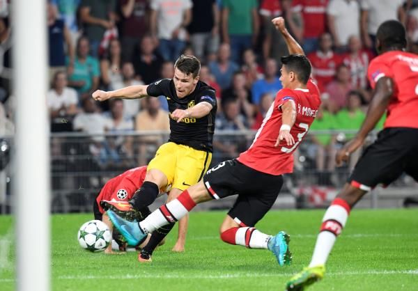 جانب من مباراة سابقة بين الفريقين