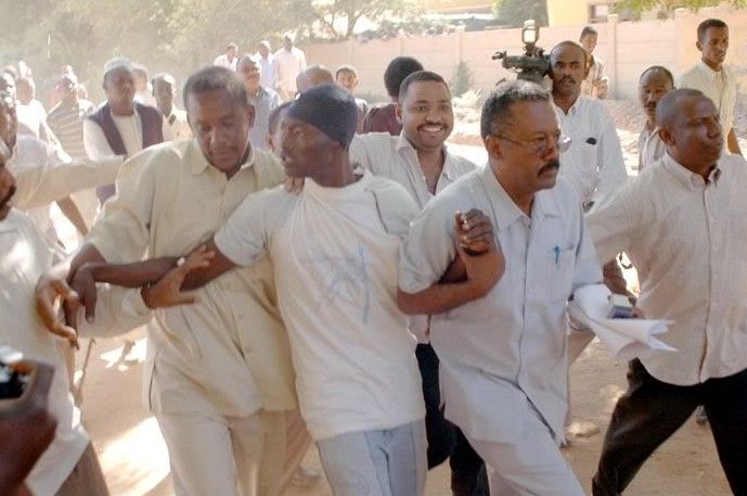 علاء الدين في طريقه للتوقيع للهلال