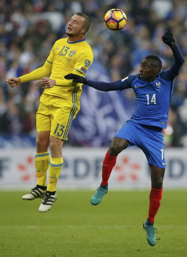 2016-11-11t215847z_1545718373_lr1ecbb1p1ocg_rtrmadp_3_soccer-worldcup-fra-swe_reuters
