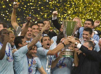 نادي لاتسيو يتوج بلقب كأس السوبر الإيطالي