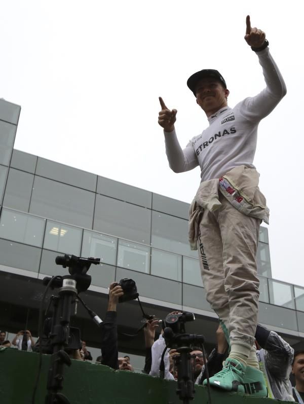 2016-11-13t201122z_1865814831_lr1ecbd1k2nkh_rtrmadp_3_motor-f1-brazil_reuters