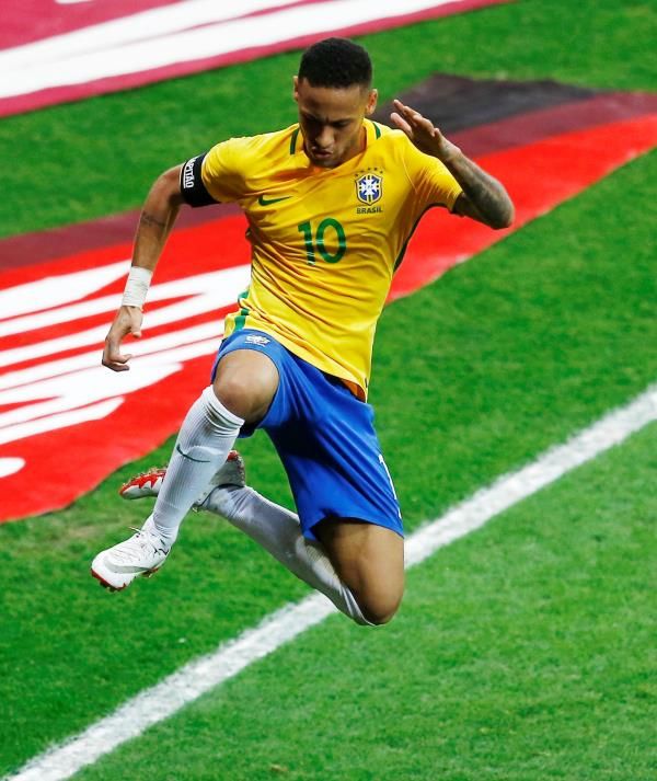 2016-11-11t004609z_1806337211_s1aeumcxfdaa_rtrmadp_3_soccer-worldcup-bra-arg_reuters