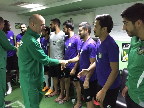  ميوراج يجتمع بلاعبي العربي