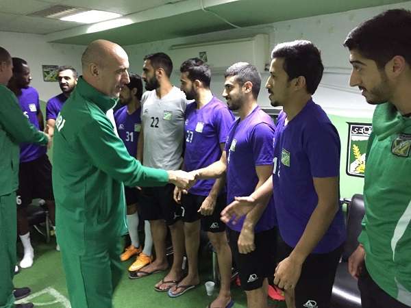  ميوراج يجتمع بلاعبي العربي