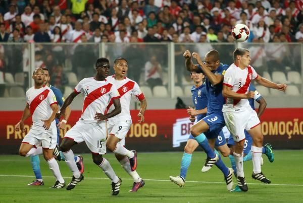 2016-11-16t032818z_954107736_s1beuncaqsaa_rtrmadp_3_soccer-worldcup-per-bra_reuters