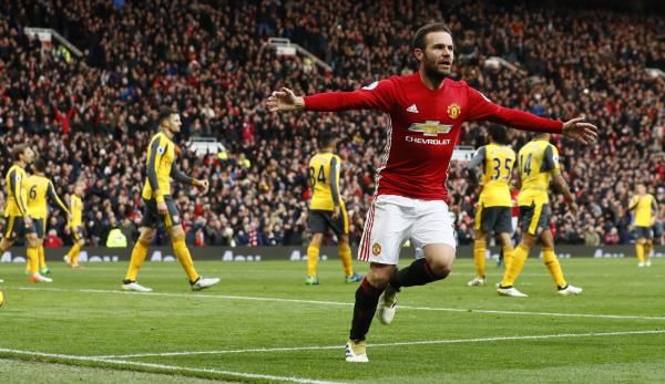 2016-11-19t140713z_122566033_mt1aci14675854_rtrmadp_3_soccer-england-mun-ars_reuters