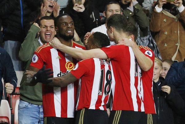 فرحة لاعبي سندرلاند