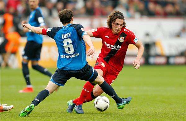 سبستيان رودي (يسار)