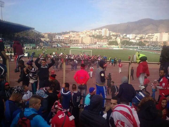 جانب من أحداث الشغب الجماهيري