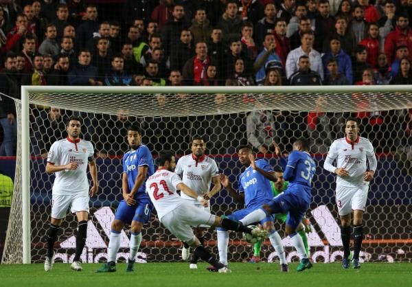 نيكولاس باريخا يسجل الهدف الاول لفريقه 