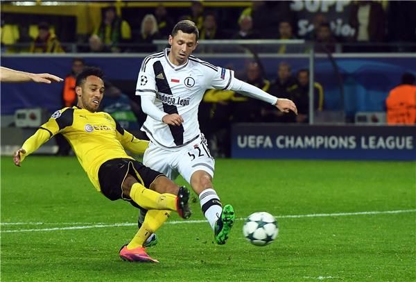 من لقاء دورتموند وليجيا