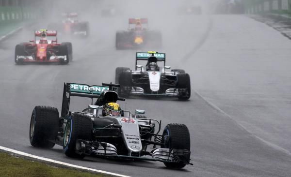 2016-11-13t165815z_1676453596_lr1ecbd1b4t9x_rtrmadp_3_motor-f1-brazil_reuters