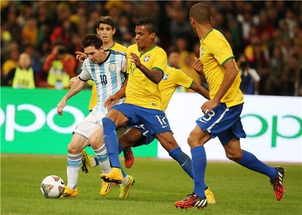 جانب من مباراة البرازيل والأرجنتين