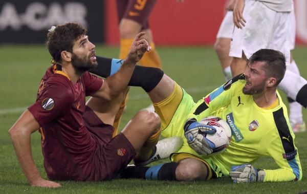 2016-11-24t214203z_1534962368_lr1ecbo1o9ssw_rtrmadp_3_soccer-europa-rom-vpz_reuters