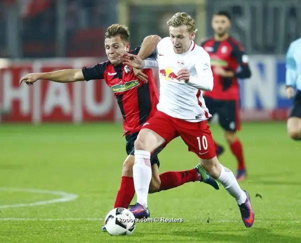 ?i=reuters%2f2016-11-25%2f2016-11-25t194415z_1543160610_lr1ecbp1itg0t_rtrmadp_3_soccer-germany_reuters