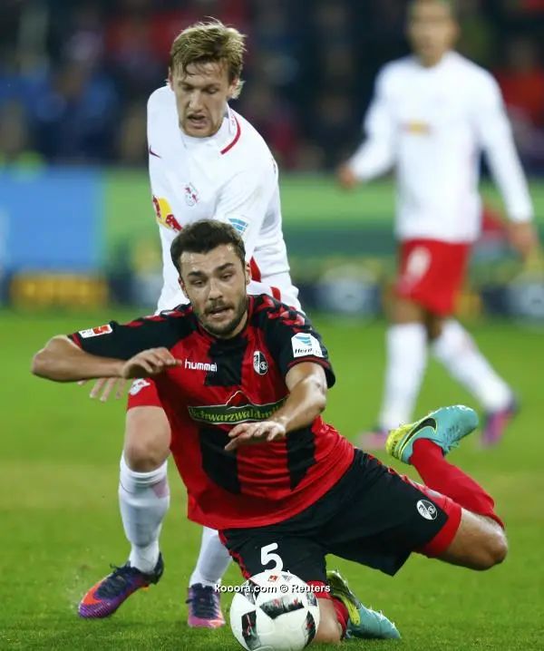 ?i=reuters%2f2016-11-25%2f2016-11-25t204847z_1264765824_lr1ecbp1lt021_rtrmadp_3_soccer-germany_reuters