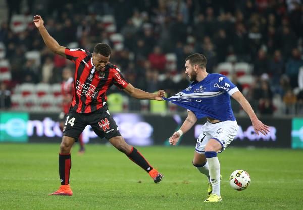 2016-11-27t174857z_1359426230_rc1ce4c4eaa0_rtrmadp_3_soccer-france_reuters