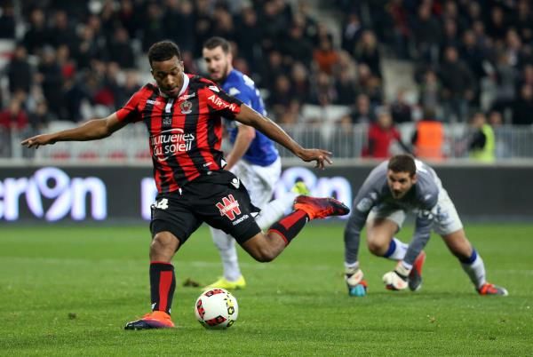 2016-11-27t175558z_1147163767_rc164578b9b0_rtrmadp_3_soccer-france_reuters