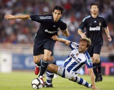 كاكا بقميص ريال مدريد في اللقاء الأخيرة للفريق