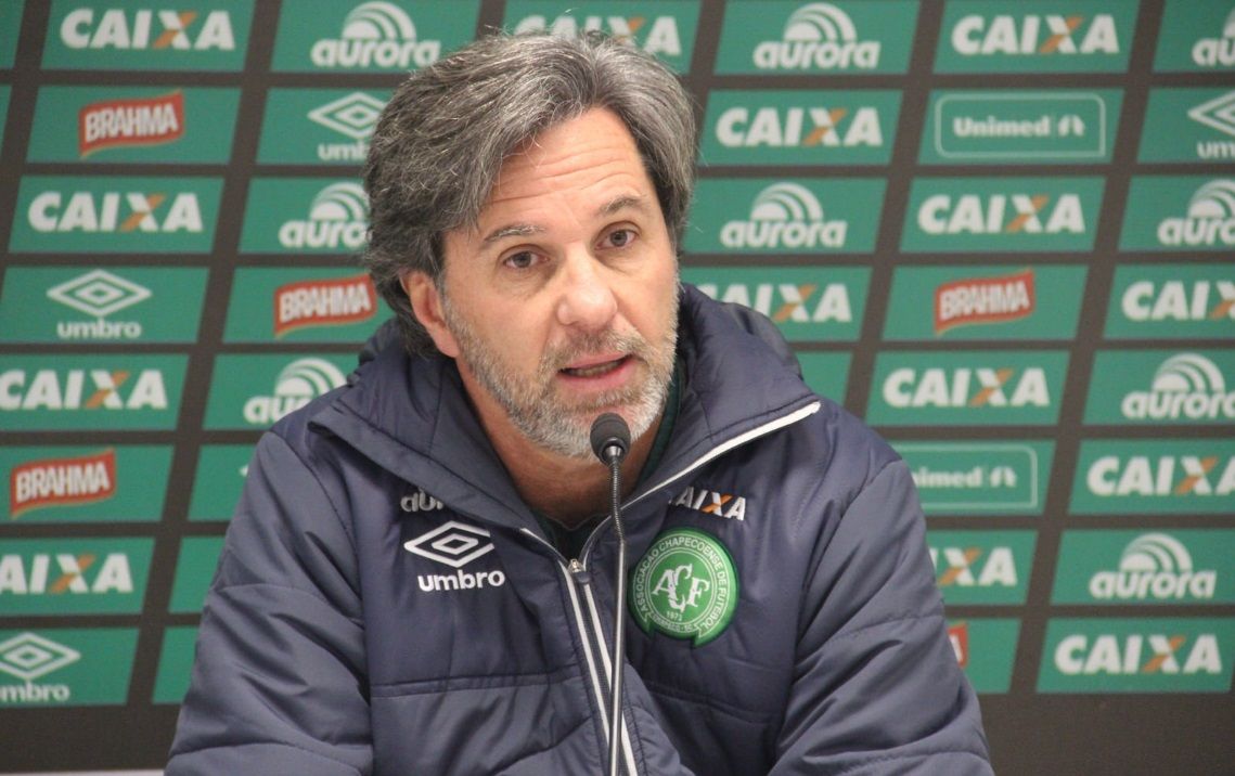 كايو جونيور