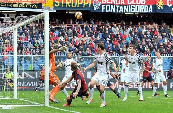 من مباراة جنوى ويوفنتوس