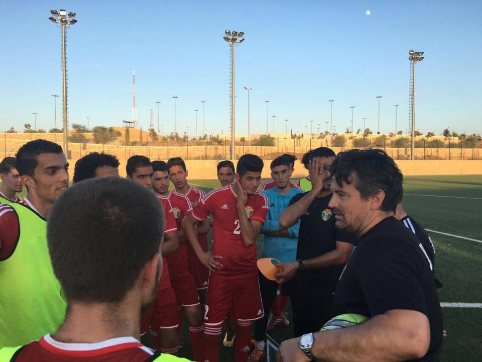 برونسكيل يتحدث للاعبين 