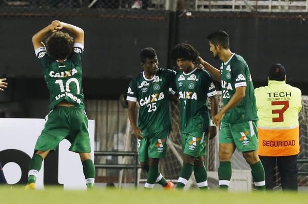 2015-10-22t005851z_138434178_gf20000027410_rtrmadp_3_soccer-sudamericana_reuters