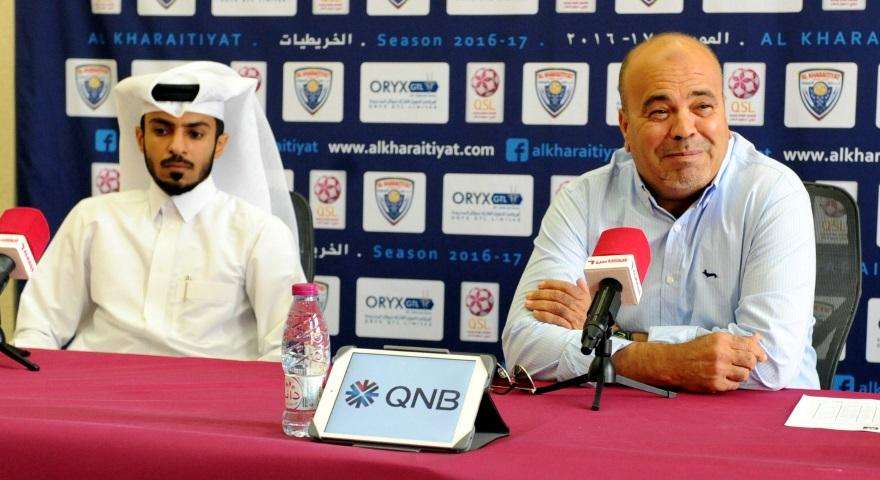  أحمد العجلاني (يمين)