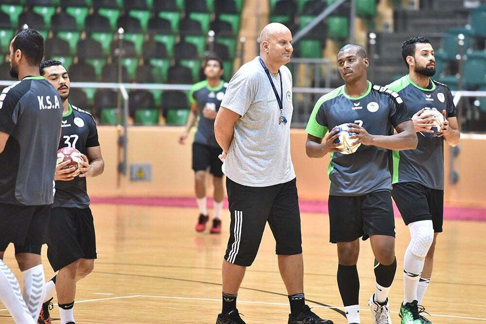 استعدادات منتخب اليد