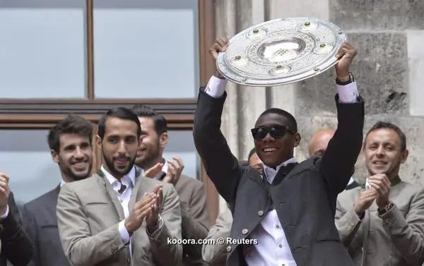 ?i=reuters%2f2015-05-24%2f2015-05-24t124918z_498261198_lr2eb5o0zlvxf_rtrmadp_3_soccer-germany-bayern-celebrations_reuters