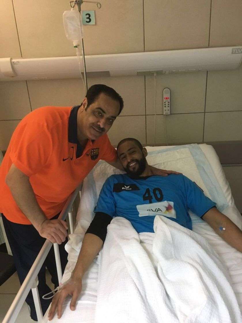 مدرب خيطان يطمأن على حال عبدالحميد 