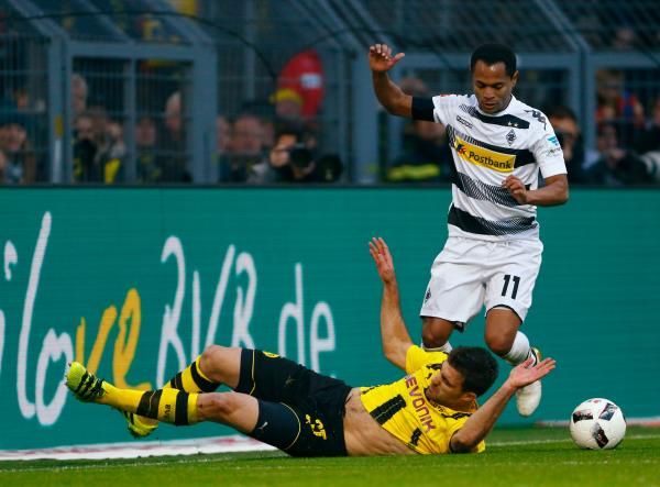 2016-12-03t152303z_28071360_rc1317cee2c0_rtrmadp_3_soccer-germany_reuters