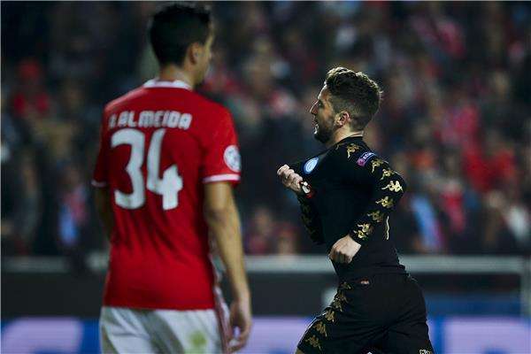 جانب من لقاء بنفيكا ونابولي