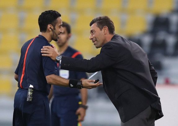 كايشينيا في حديث مع حكم اللقاء