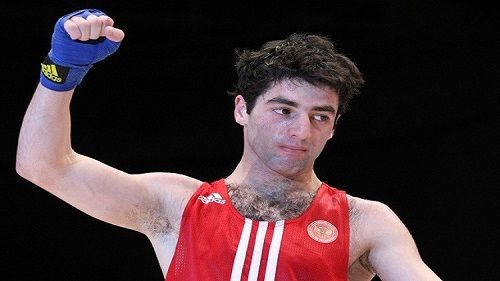 الملاكم ميشا ألويان