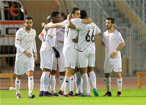 لاعبو الشباب 