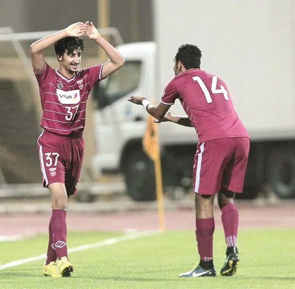 يوسف الرشيدي (يسار)