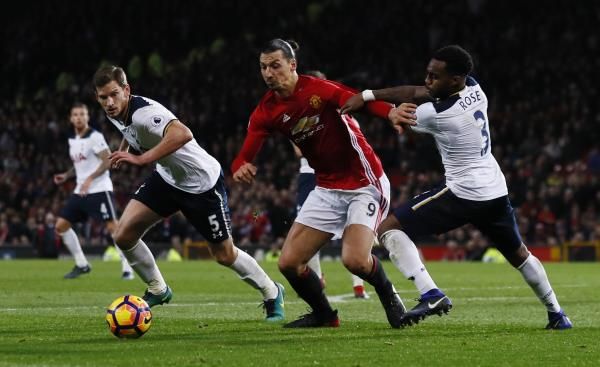 2016-12-11t161032z_124474232_mt1aci14701631_rtrmadp_3_soccer-england-mun-tot_reuters