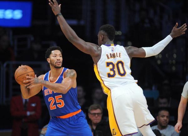 2016-12-12t055601z_1188875251_nocid_rtrmadp_3_nba-new-york-knicks-at-los-angeles-lakers_reuters