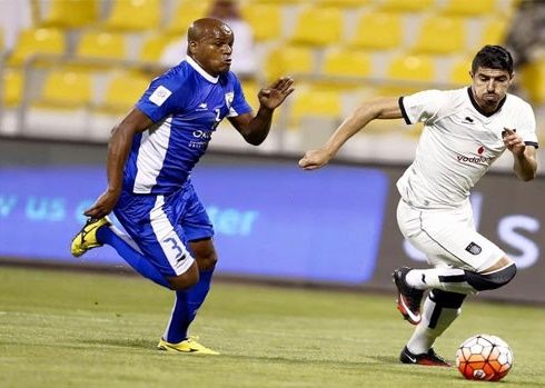 بونجاح (يمين)