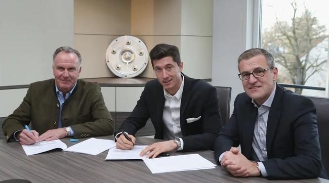 officiel-lewandowski-prolonge-au-bayern-jusqu-en-2021-czkewmfwiaagfrl,164168