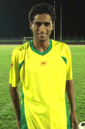 طلال خلفان يوقع للعروبة العماني لمدة موسمين