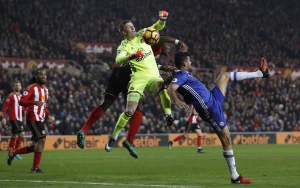 2016-12-14t202259z_124748579_mt1aci14703946_rtrmadp_3_soccer-england-sun-che_reuters